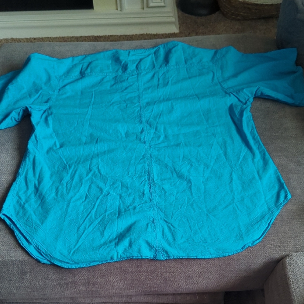 ! Blue Button-Up Shirt - Picture 5 of 5